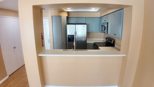 Building Photo - 655 Columbia St