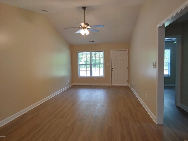 Building Photo - 421 Belgrade-Swansboro Rd