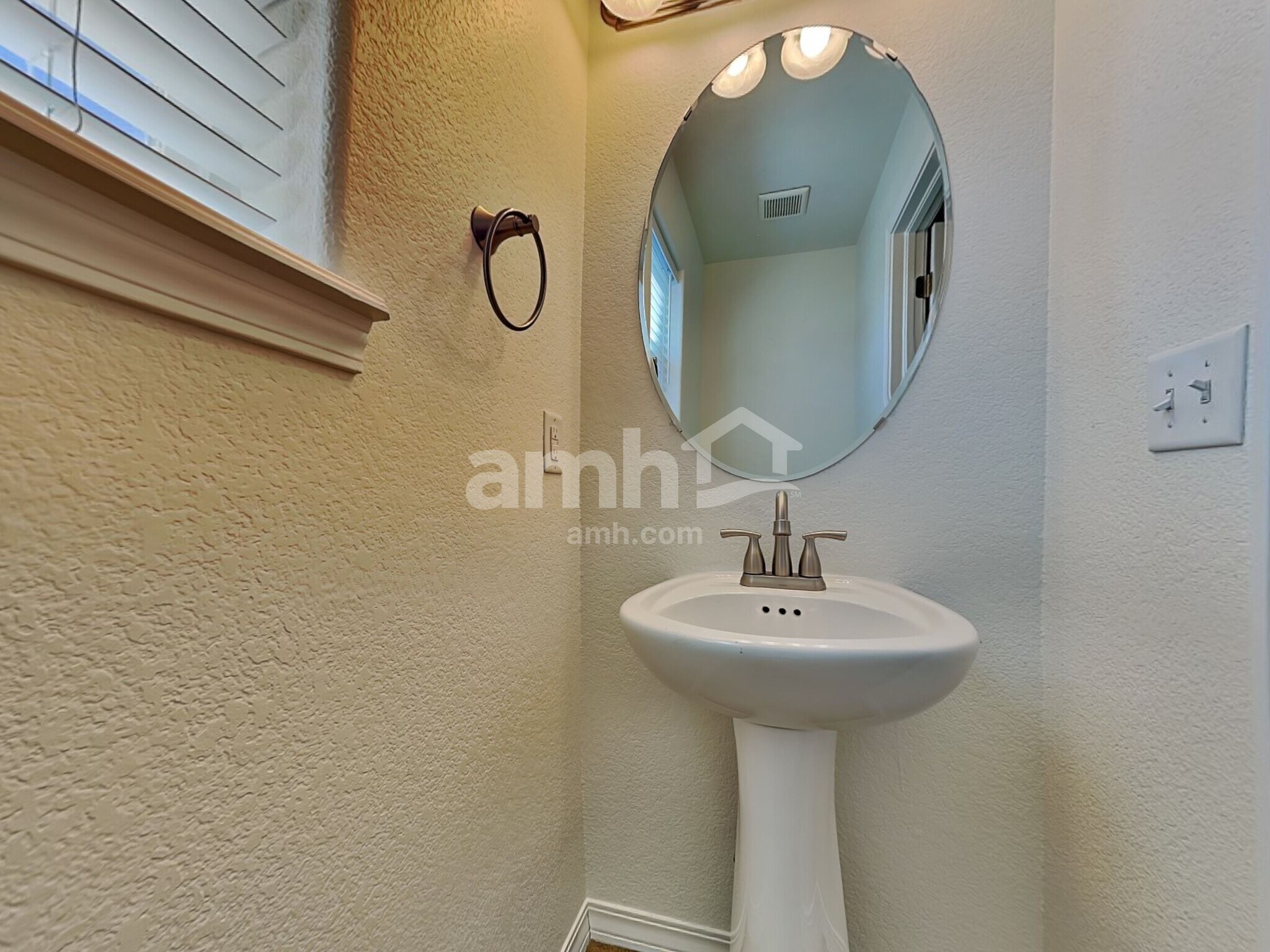 Building Photo - 9534 Sand Myrtle Dr