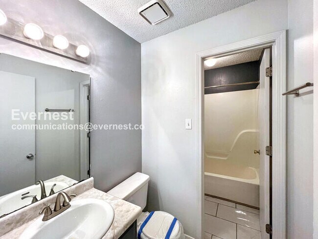 Building Photo - 1709 Gamble Rd