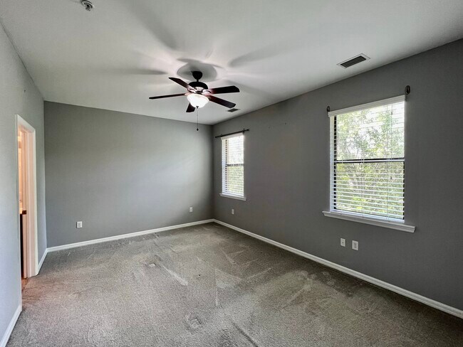 Building Photo - 3702 Pino Vista Way