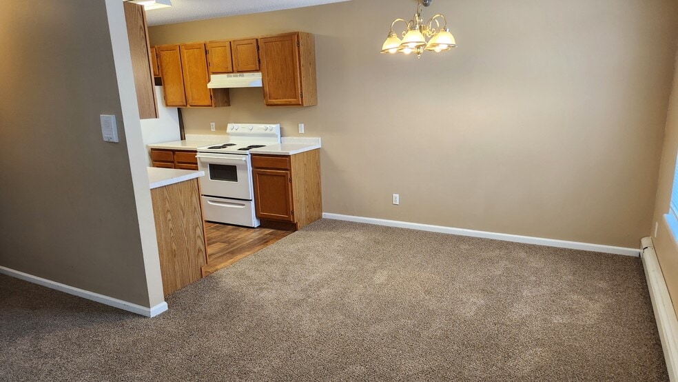 2B 1B Corner - Colonial Court