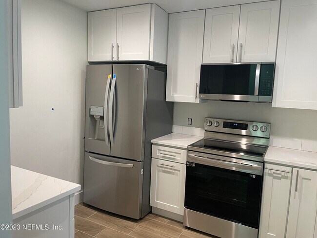 Building Photo - 3111 Sea Hawk Dr