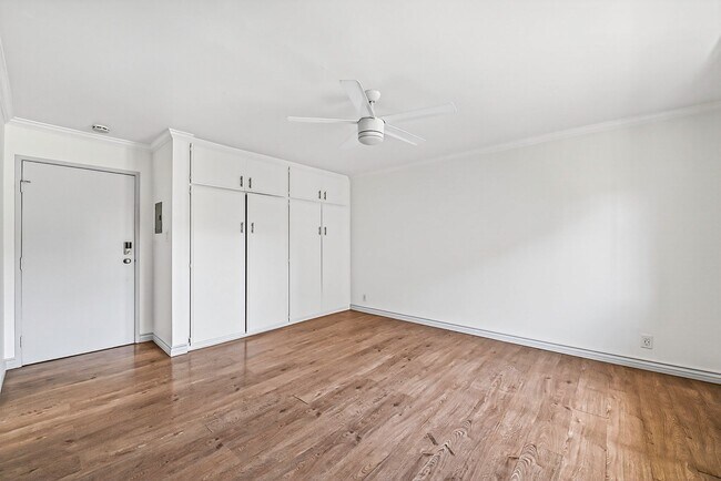 Interior Photo - 730 Magnolia Avenue