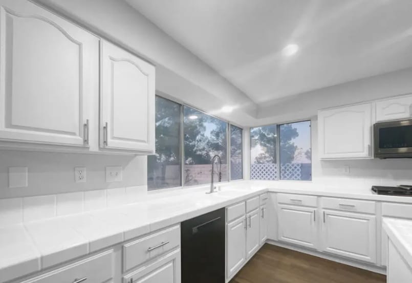 Building Photo - 7323 Ojai Dr