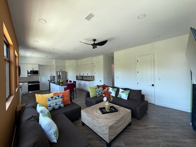 Building Photo - 3273 Hedwig Rd