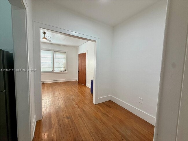 Building Photo - 114 Antilla Ave