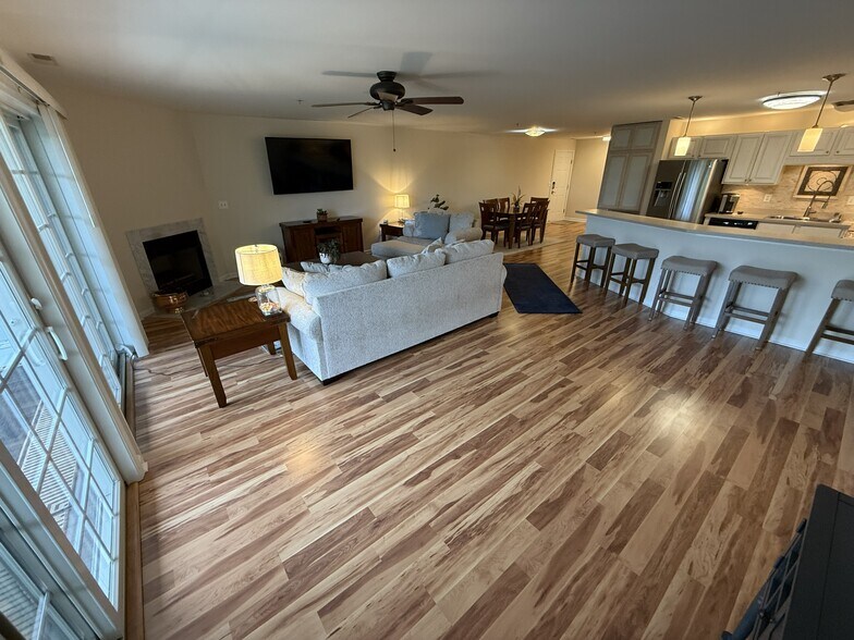 Building Photo - 20374 Blue Point Dr