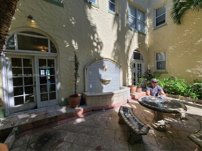 Building Photo - 900 16th St