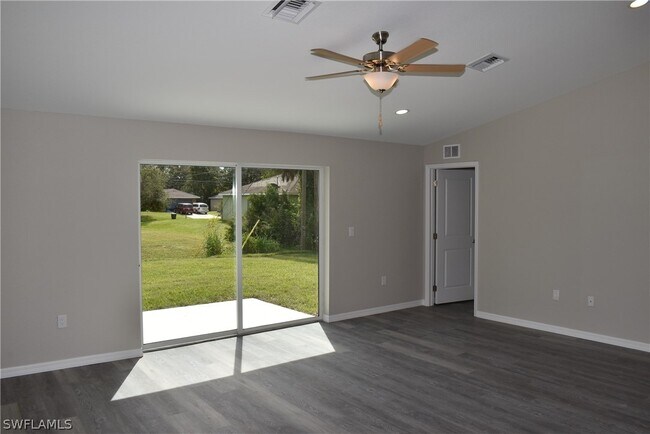 Building Photo - 8159 Hedgecoth Ave