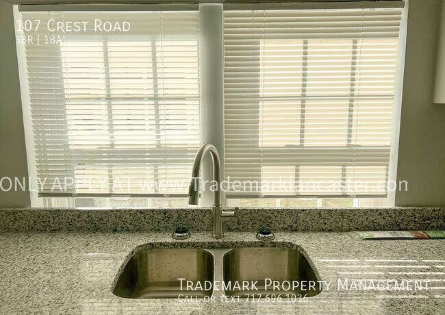 Building Photo - 107 Crest Rd