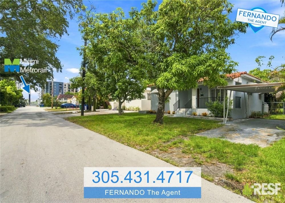 Building Photo - 2920 SW 38th Ct