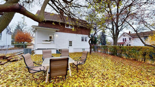 Building Photo - 1705 Jackson Ave