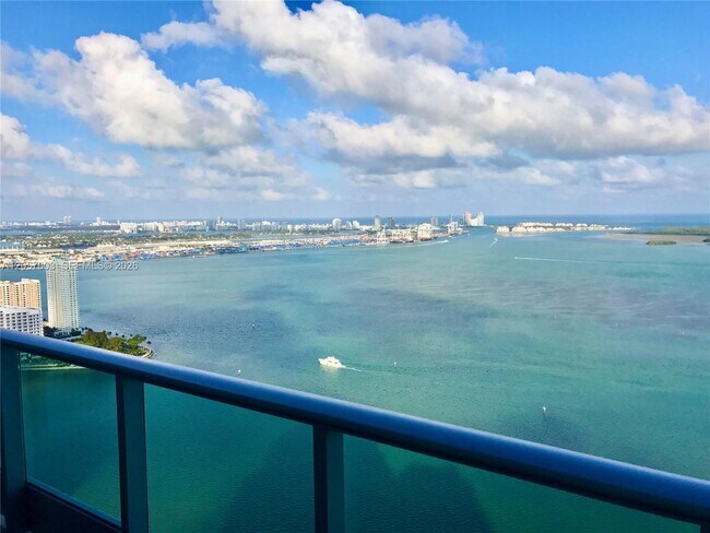Building Photo - 1331 Brickell Bay Dr
