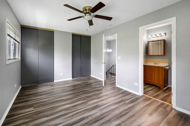 Building Photo - 3060 Winchester Ct W