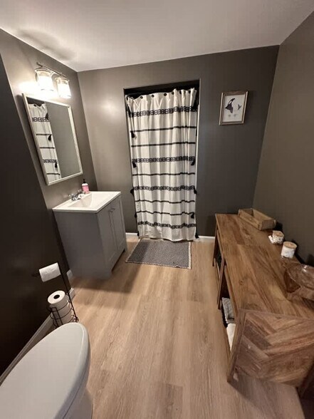 Building Photo - 301 Portsmouth Ave