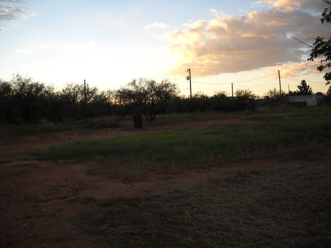 Building Photo - Great views on one acre.