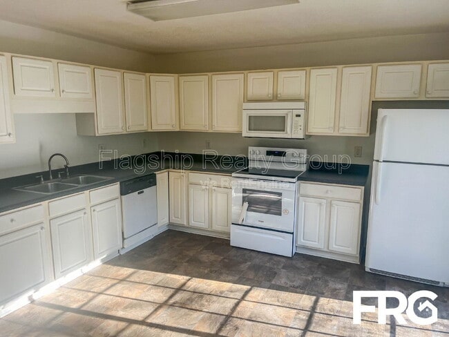 Building Photo - 4270 Williamsbrook Ln