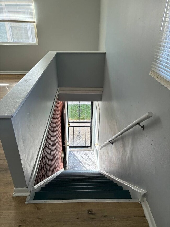 Building Photo - 20115 Ash Ln