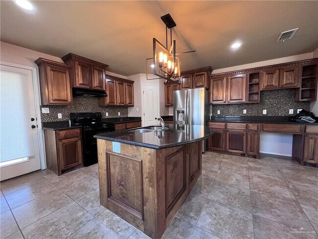 Building Photo - 31 Butkus Dr