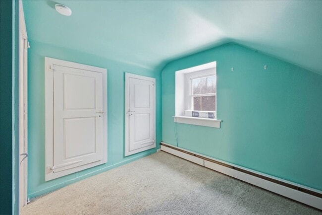 Building Photo - Single Home Available Just Under One Acre Lot!