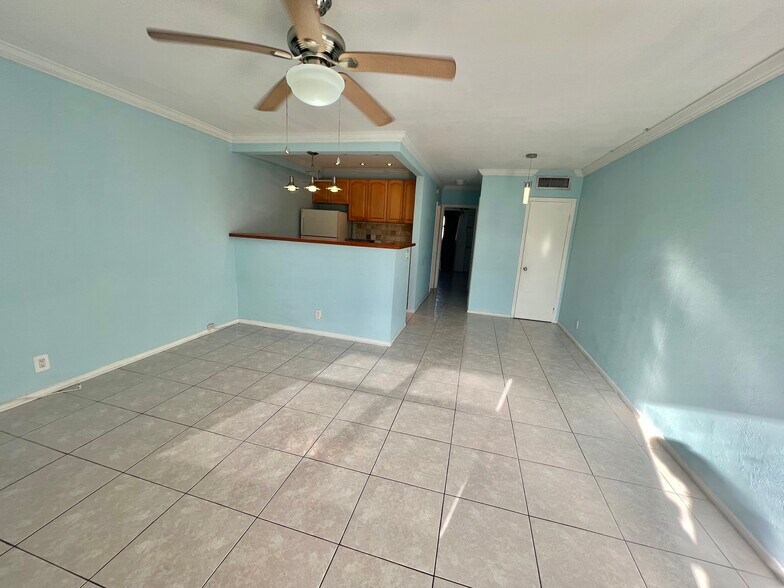 Building Photo - 467 Golden Isles Dr