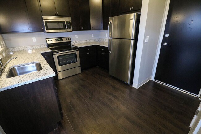 Interior Photo - South Street Station