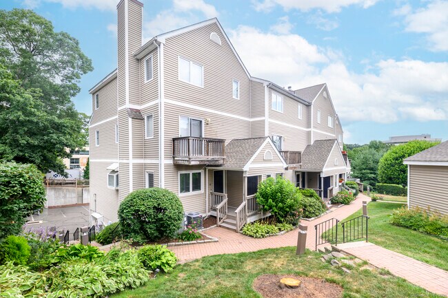 Building Photo - 39 Glenrock