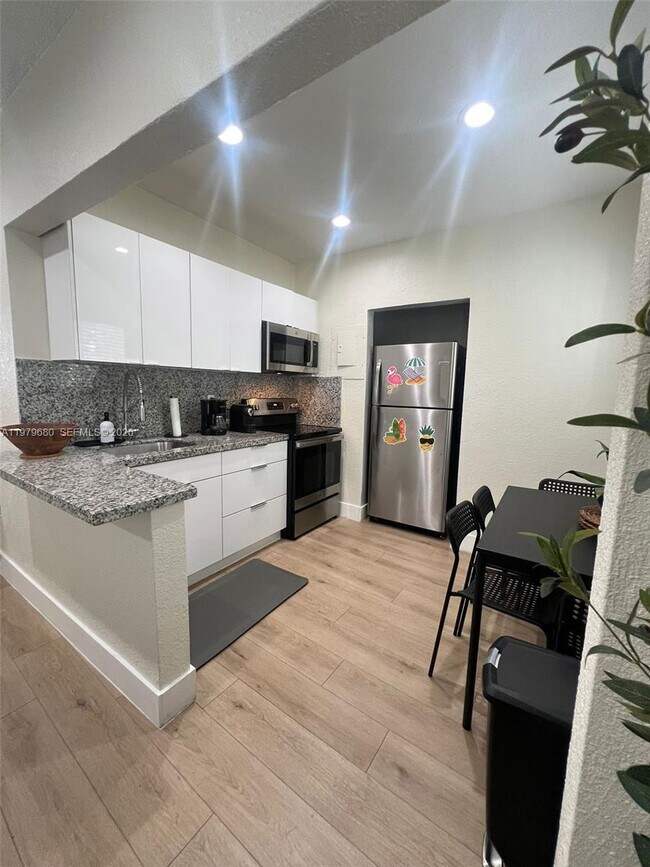 Building Photo - 2315 Taylor St