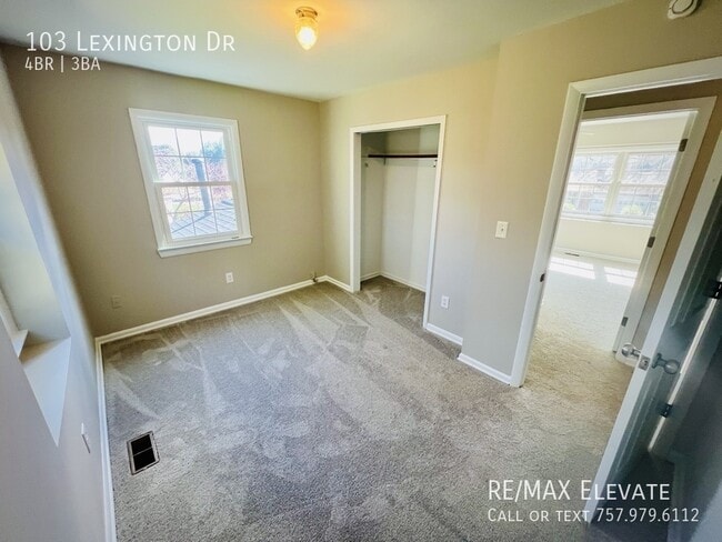 Building Photo - 103 Lexington Dr