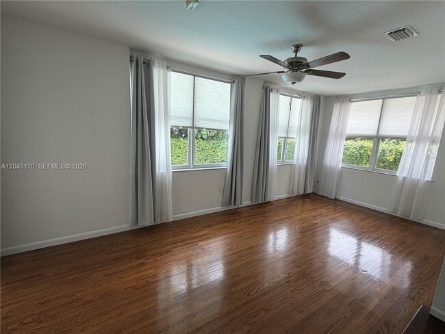 Building Photo - 1420 Baracoa Ave