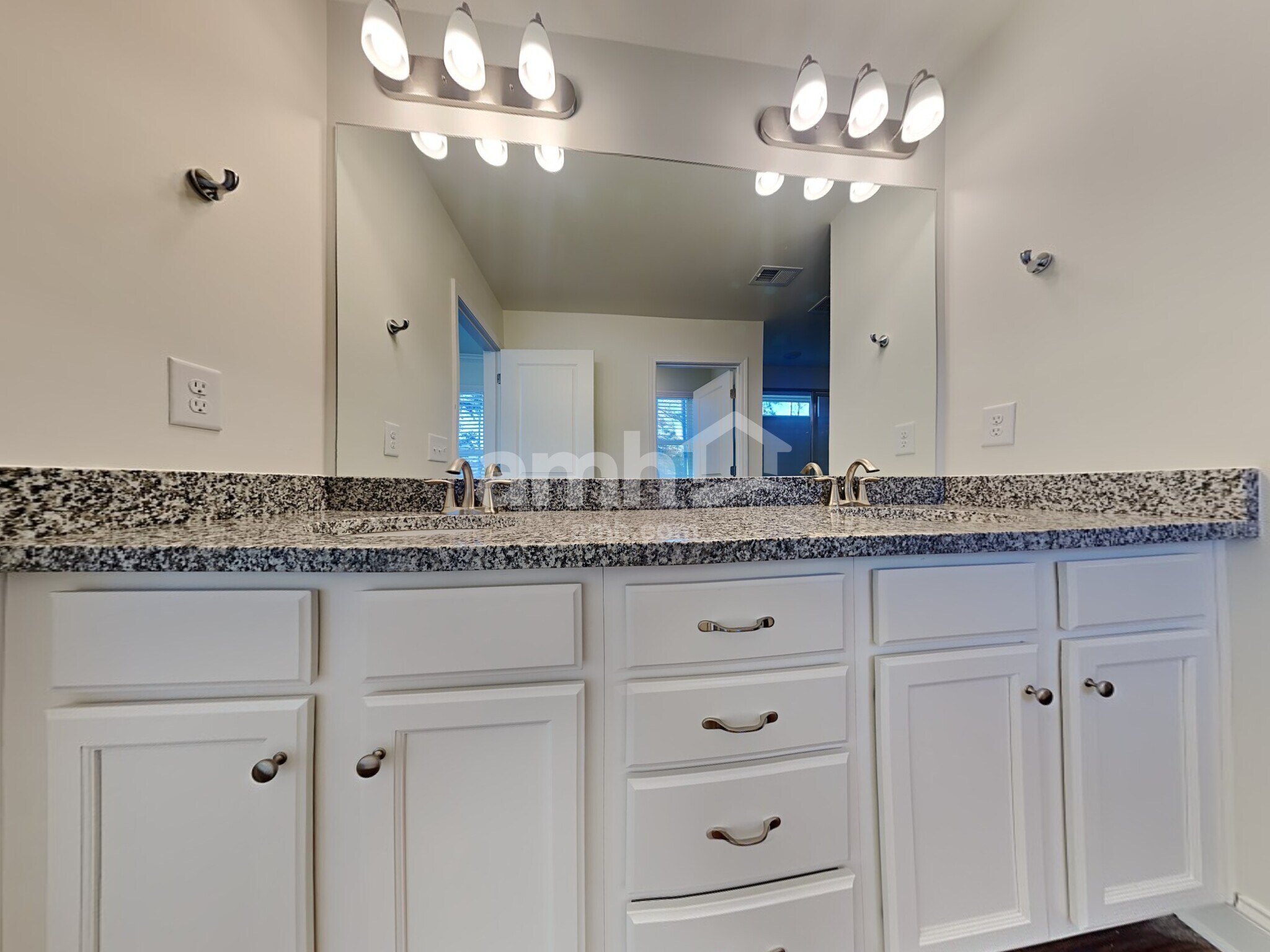 Building Photo - 212 Rivulet Dr
