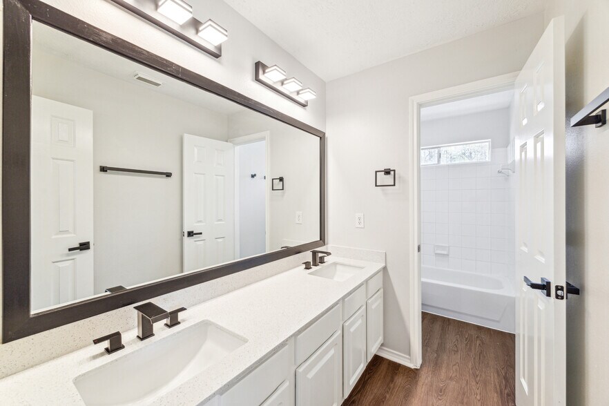 Building Photo - 18603 Timber Twist Dr