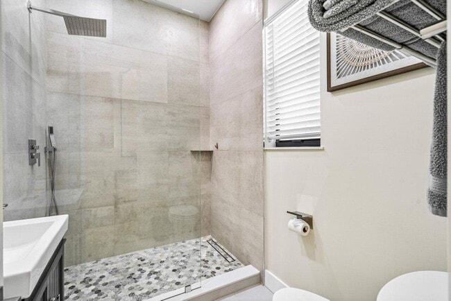 Building Photo - 12466 Quercus Ln