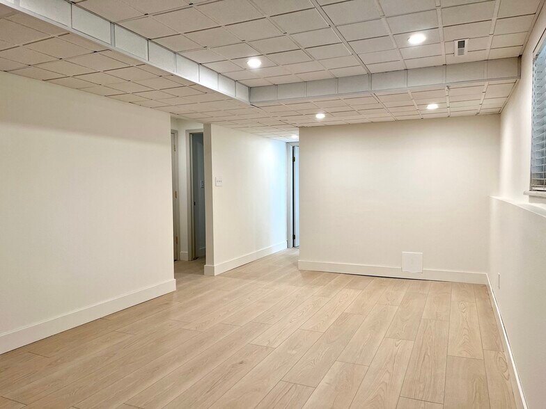 Building Photo - 919 Yeager Pl