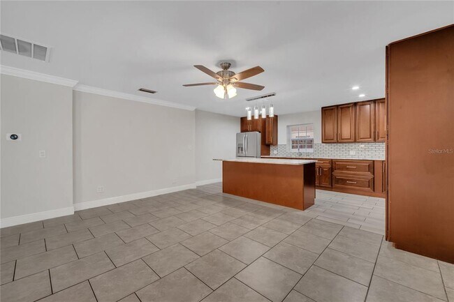 Building Photo - 1395 Meadowbrook St