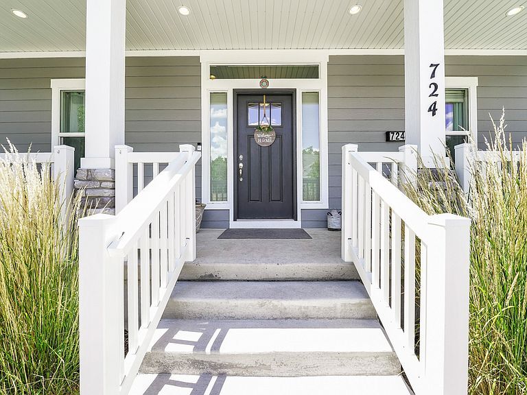 Building Photo - 724 Cami Nicole Ln