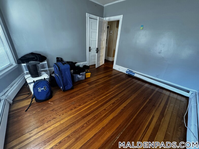 Building Photo - 547 Highland Ave