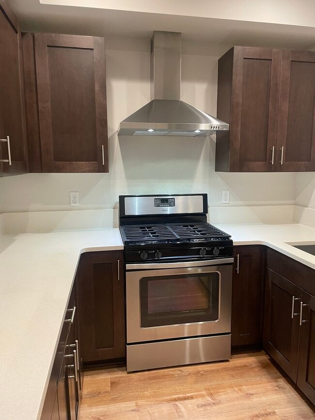 Building Photo - 2 bed/1 bath in Southeast Redmond