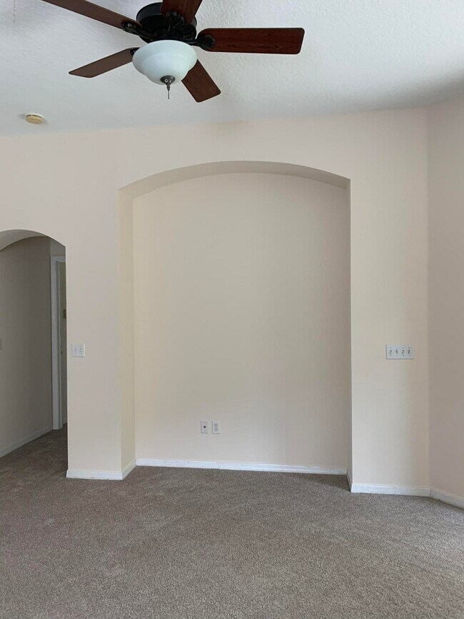 Building Photo - 13115 Tom Morris Dr