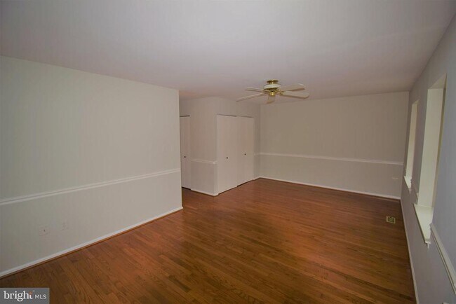 Building Photo - 8243 Cedar Landing Ct