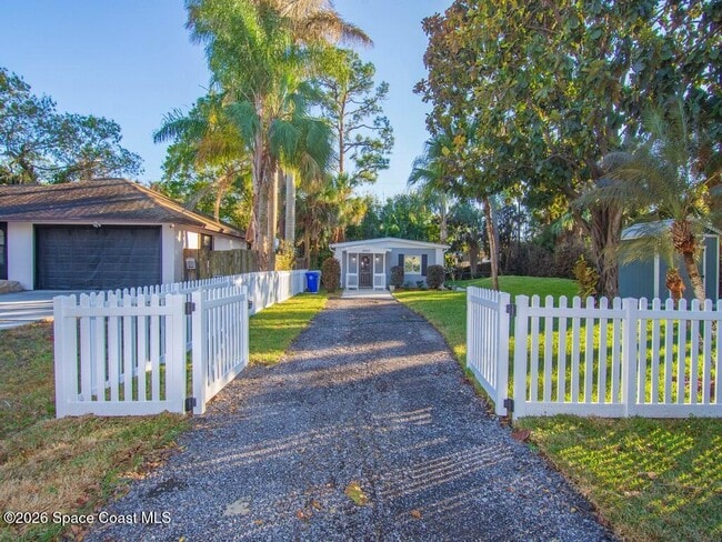 Building Photo - 6425 4th Pl