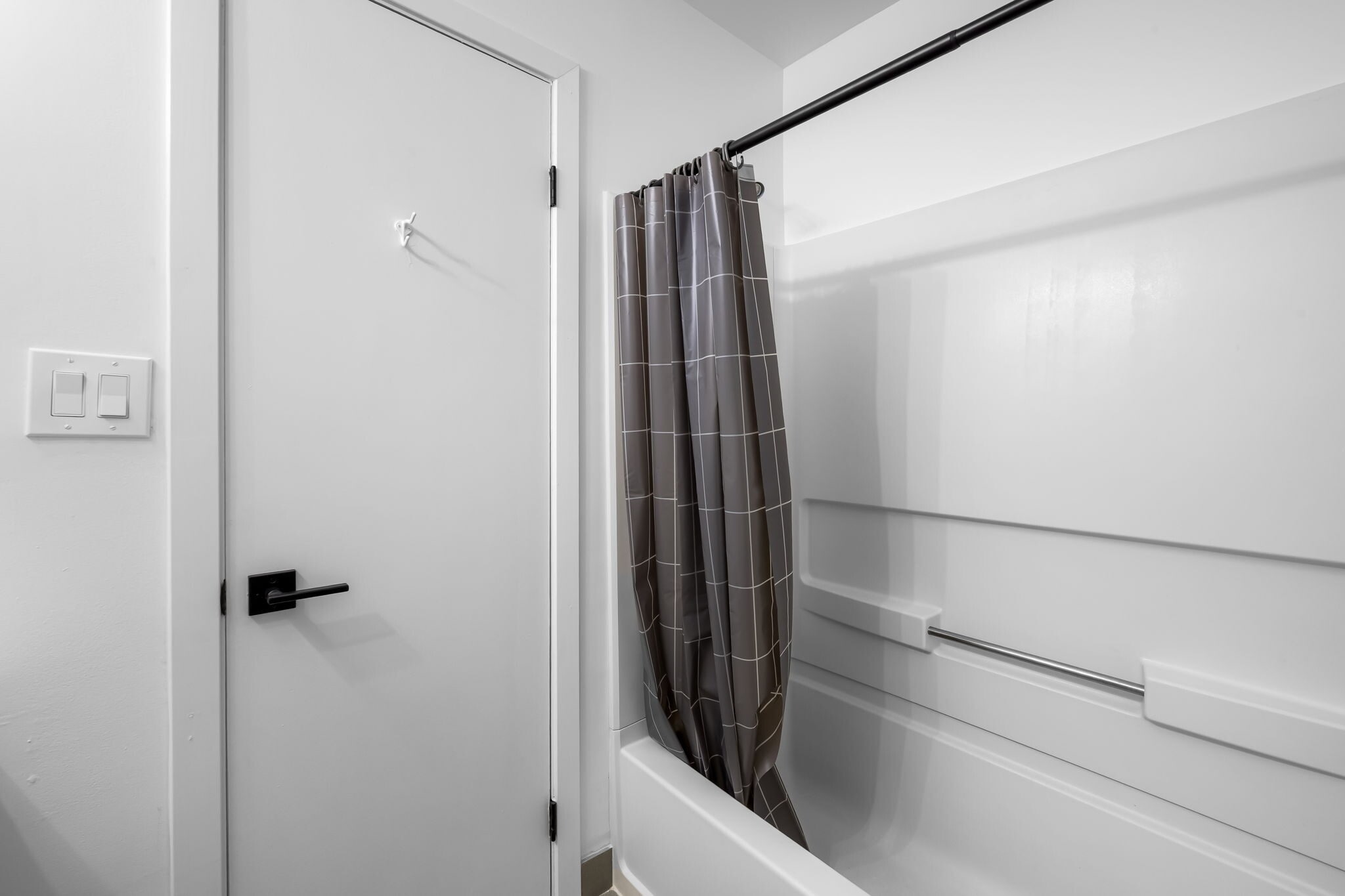 Building Photo - 21 Andrew Pl