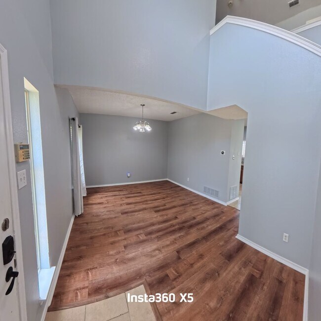 Building Photo - 1209 Montclair Dr