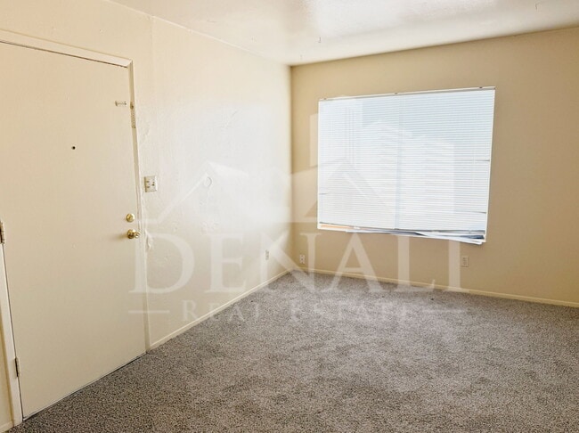 Building Photo - 1211 W Apache Trail