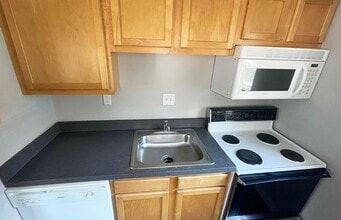 Building Photo - 555 Lowell Ave