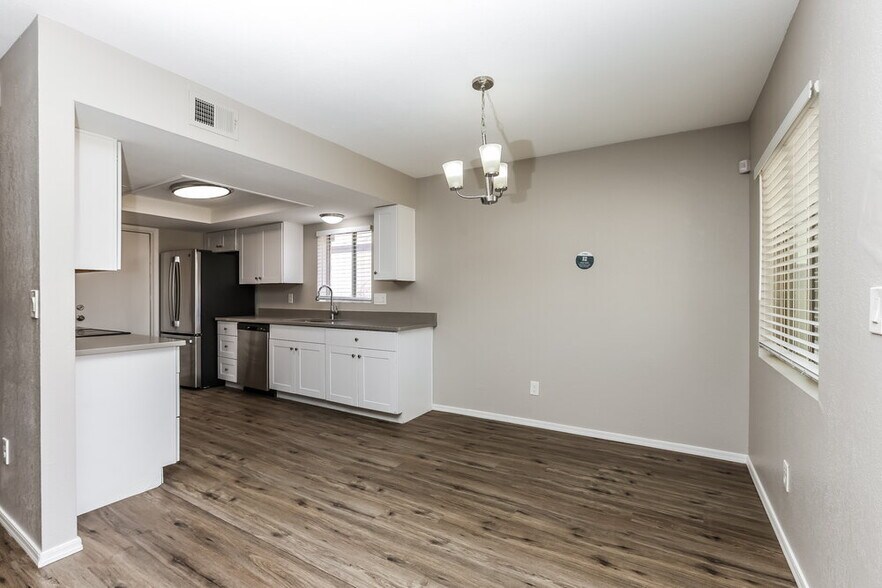 Building Photo - 4124 N 106th Ave