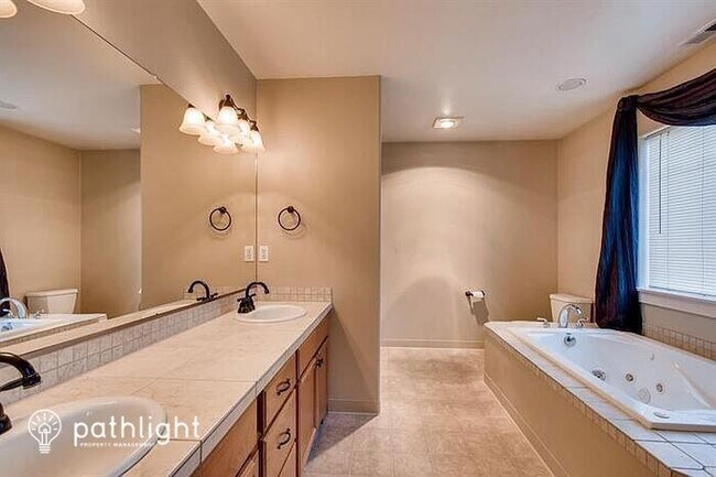 Building Photo - 15805 NE 79th Street