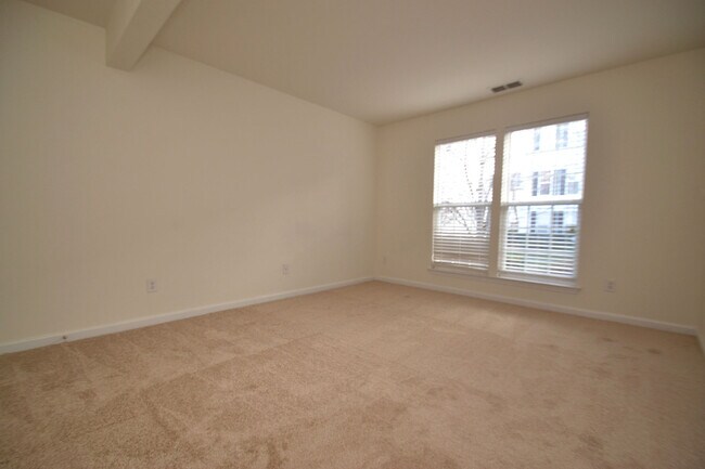 Building Photo - Spacious Ballantyne Living | 3BR, 3.5BA with Community Pool