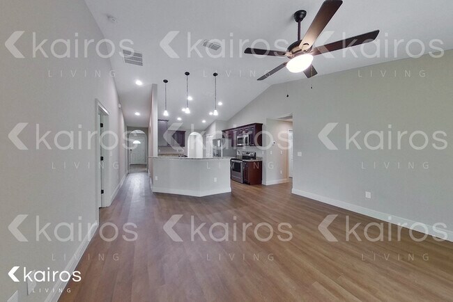 Building Photo - 14310 SW 28th Ave